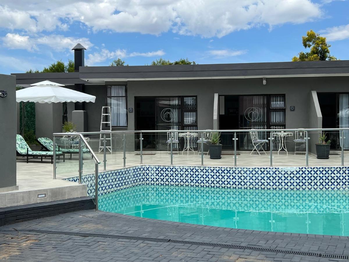 Inbloem Hotel Bloemfontein Buitenkant foto